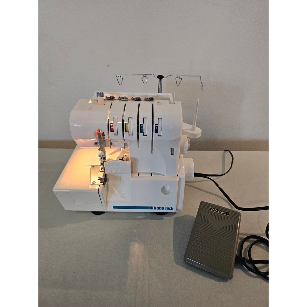 Baby Lock BL400 Serger Sewing Machine White Electronic Foot Pedal